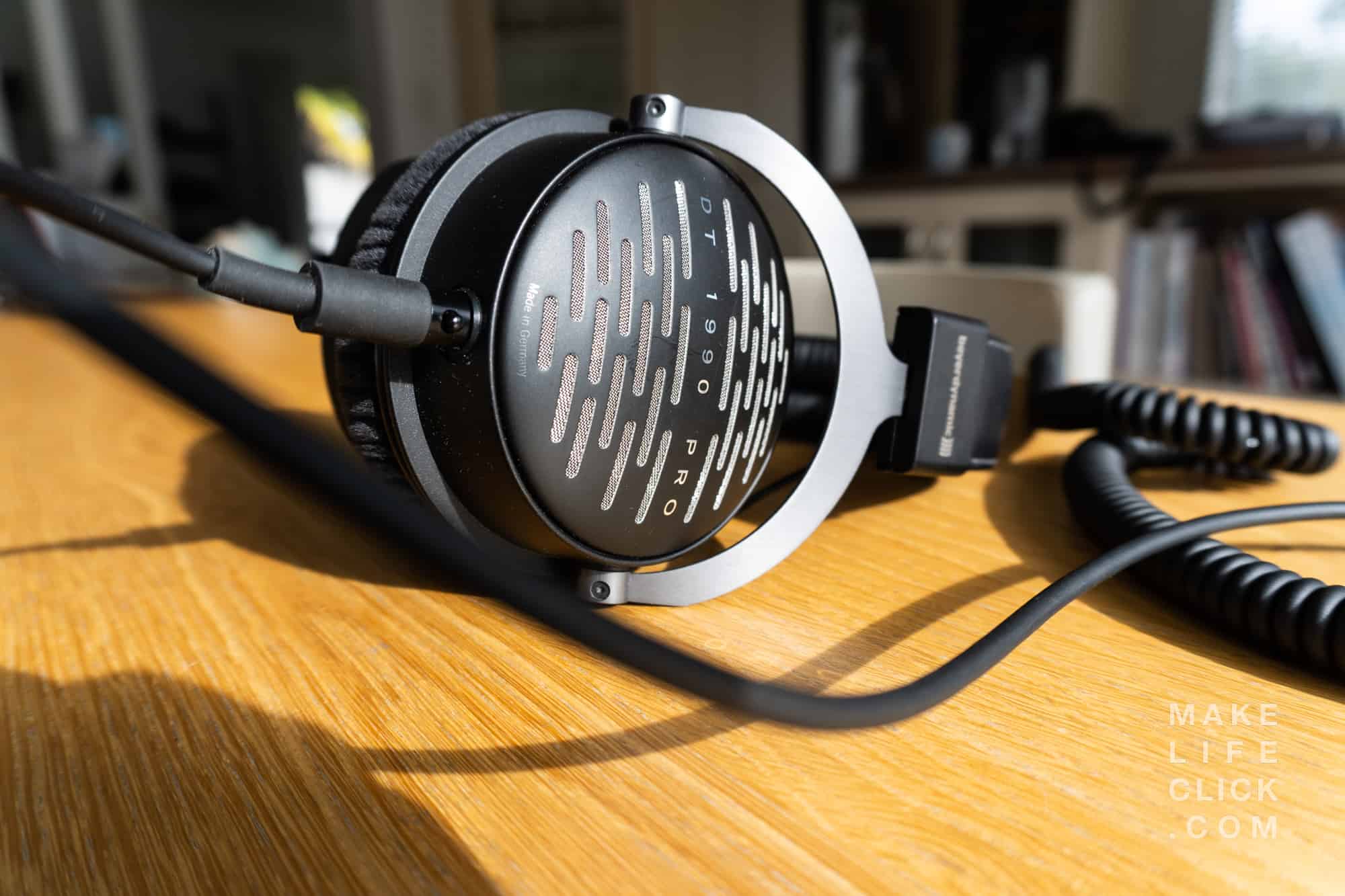 ヘッドフォンのインピーダンスと感度の説明