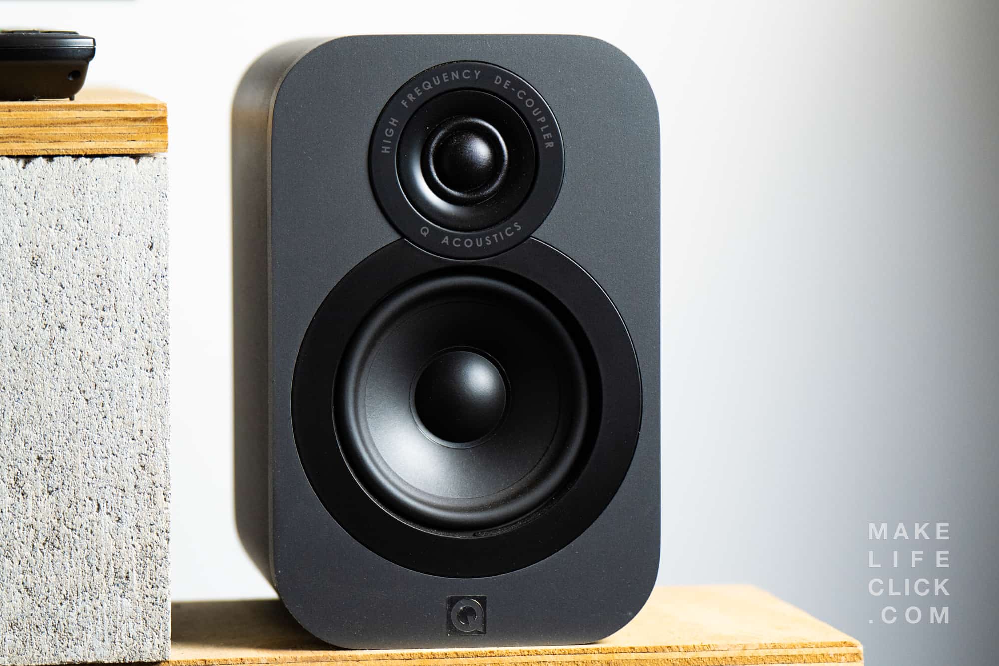 What Frequency Response Is Good For Speakers Flat Or EQ 